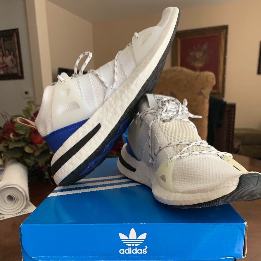 🌟BRAND NEW ADIDAS ARKYNS🌟